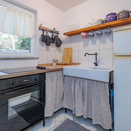 Traditionelles Steinhaus Am In By Interhome Casa vacanze Preko
