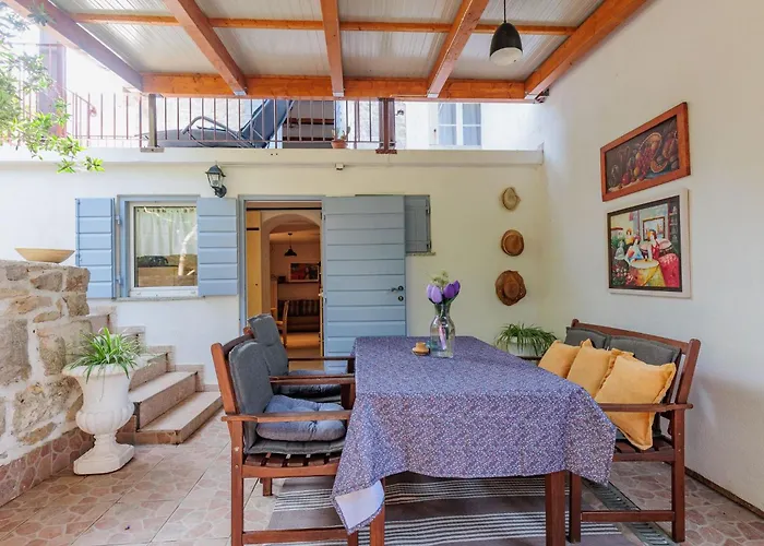 Traditionelles Steinhaus Am In By Interhome Dom wakacyjny *